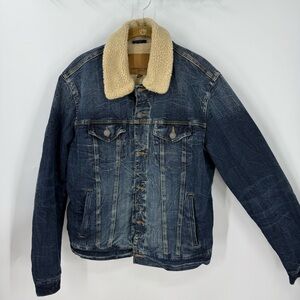 American Eagle outfitter classic Sherpa lined trucker jacket M. Unisex.